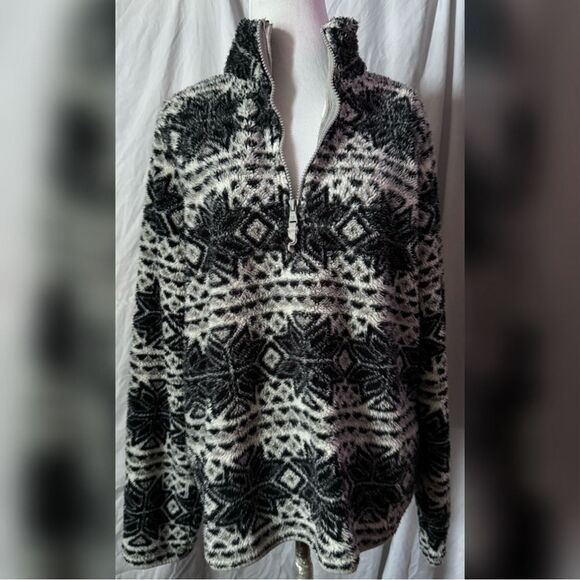 Prince & Fox, B&W Snowflake, Fleece, Half Zip Pullover - Picture 2 of 16
